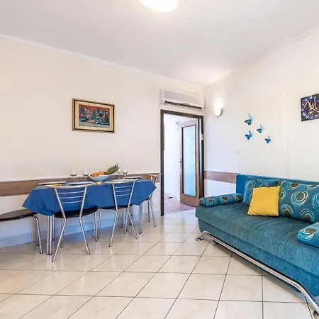 Lia Apartment *