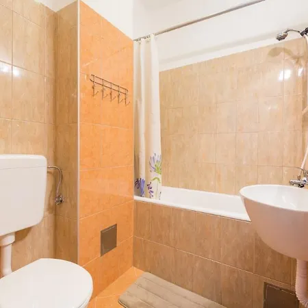 Lia Apartment *